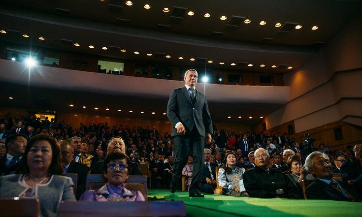 Инаугурация Айсена Николаева