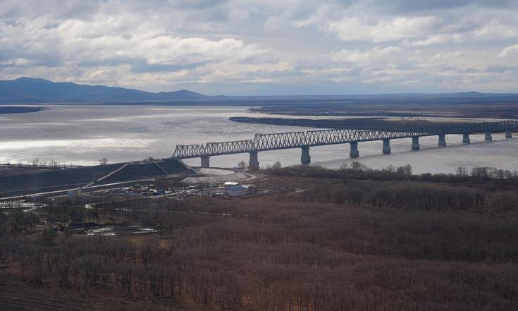 Завершено строительство первого трансграничного железнодорожного моста Россия – Китай