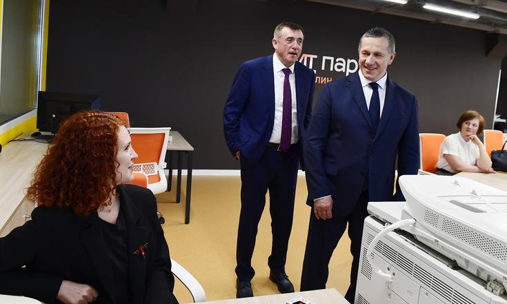 Юрий Трутнев ознакомился с работой ИТ-парка «Сахалин»