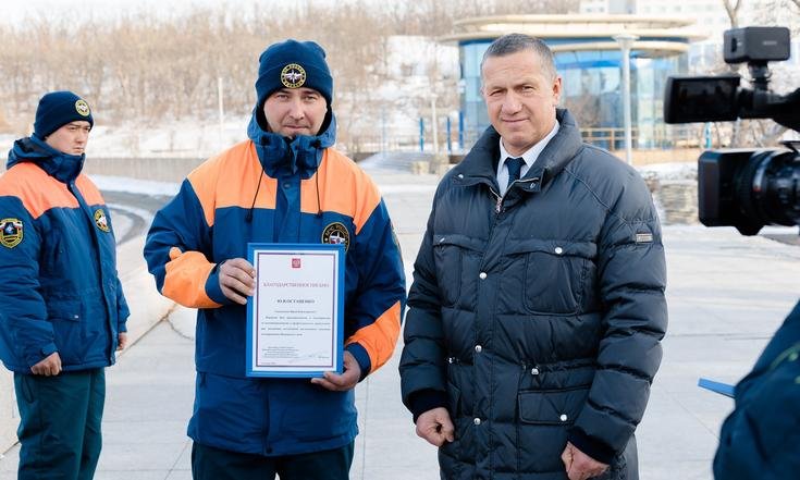 В Приморье получили награду альпинисты за устранение последствий ЧС